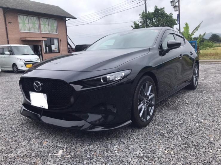シャープな顔つき MAZDA 3 ご購入頂きました。